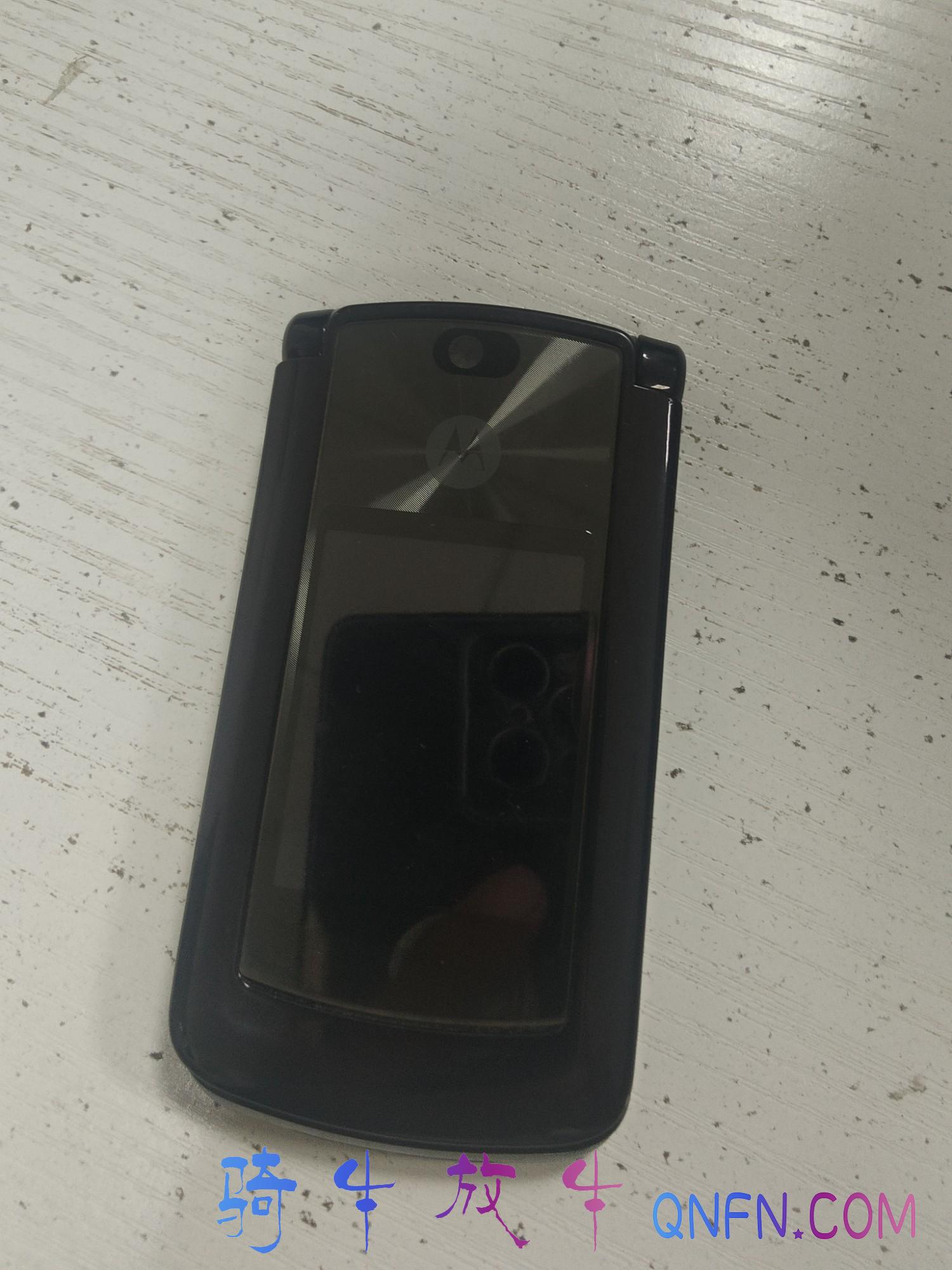 moto v8
