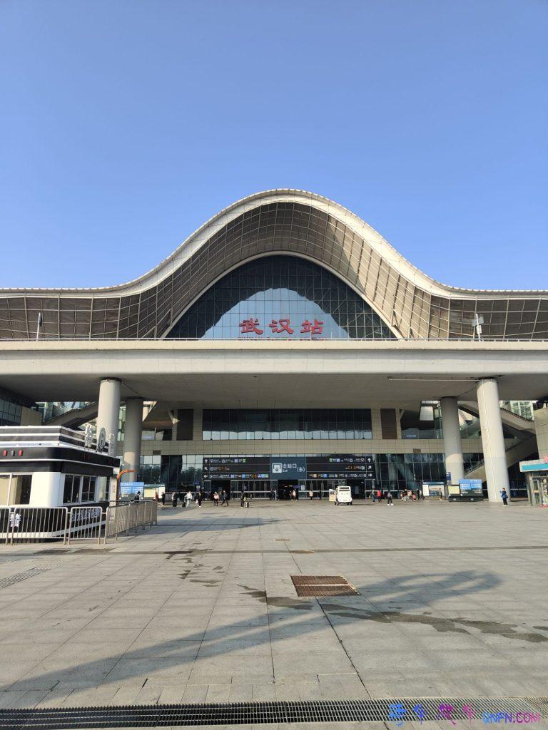 又来这里坐车